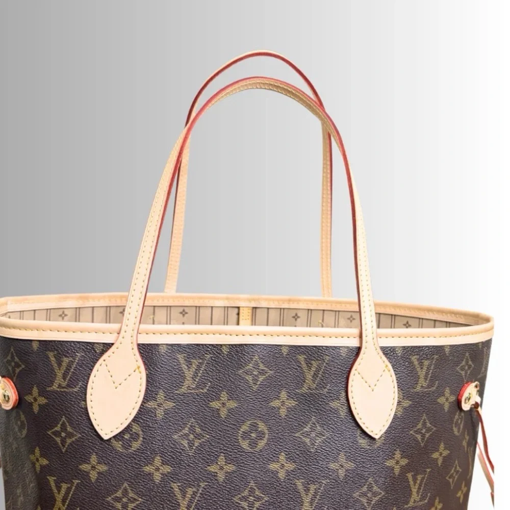 Louis Vuitton Monogram Neverfull MM Tote Bag with Brand New Leather and COA